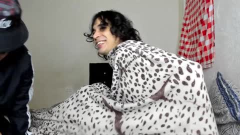 Snapshot of cardrey05 chatting on 01-22-25, 09:02 Carlos and Cristian online show from 01-22-25, 09:02