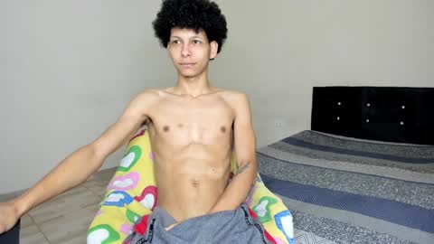 Snapshot of cardrey05 chatting on 01-27-25, 08:40 Carlos and Cristian online show from 01-27-25, 08:40