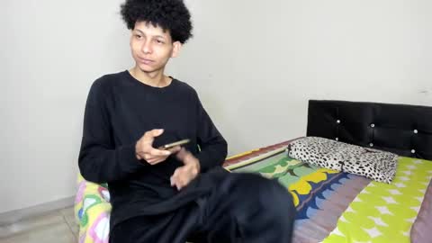 Snapshot of cardrey05 chatting on 03-01-25, 01:22 Carlos and Cristian online show from 03-01-25, 01:22