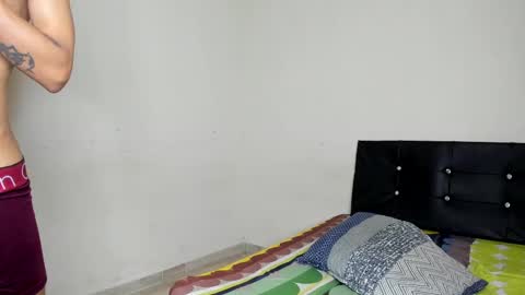 Snapshot of cardrey05 chatting on 03-06-25, 12:32 Carlos and Cristian online show from 03-06-25, 12:32