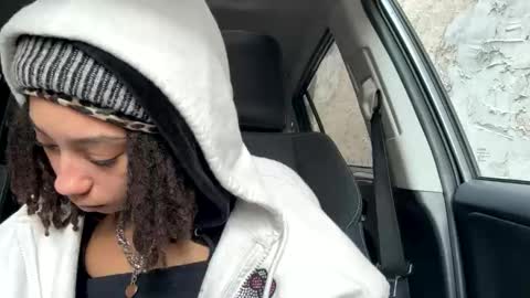 Snapshot of carebearx215 chatting on 10-31-25, 02:18 carebearx215 online show from 10-31-25, 02:18