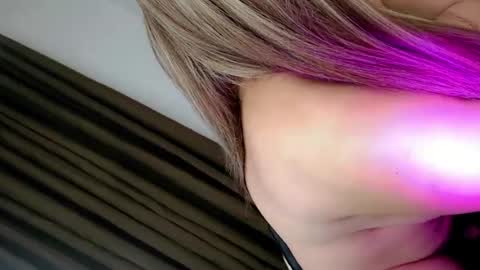 Snapshot of careless_whisper28 chatting on 08-06-26, 10:22 MELA WILLER online show from 08-06-26, 10:22