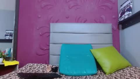 carina_lopez707 online show from 04-11-26, 12:09