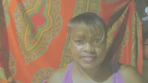 Snapshot of carinesexy69 chatting on 12-30-24, 11:17 carinesexy69 online show from 12-30-24, 11:17