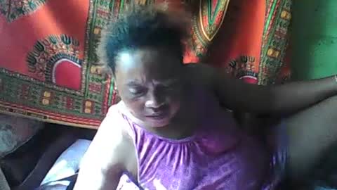 Snapshot of carinesexy69 chatting on 01-29-25, 12:02 carinesexy69 online show from 01-29-25, 12:02