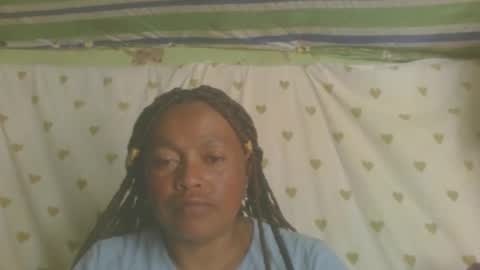 Snapshot of carinesexy69 chatting on 09-25-25, 10:19 carinesexy69 online show from 09-25-25, 10:19