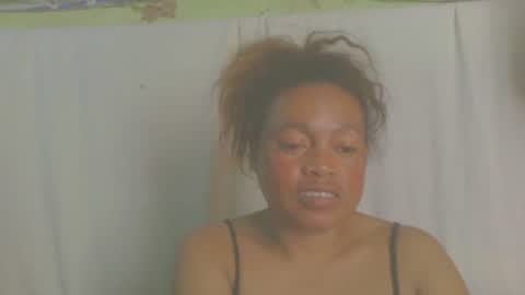 Snapshot of carinesexy69 chatting on 09-29-25, 10:20 carinesexy69 online show from 09-29-25, 10:20