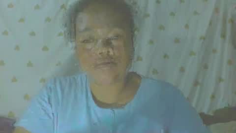 Snapshot of carinesexy69 chatting on 10-21-25, 01:56 carinesexy69 online show from 10-21-25, 01:56