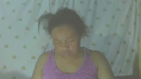 Snapshot of carinesexy69 chatting on 10-29-25, 11:34 carinesexy69 online show from 10-29-25, 11:34