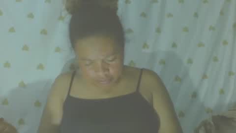 Snapshot of carinesexy69 chatting on 10-31-25, 11:39 carinesexy69 online show from 10-31-25, 11:39