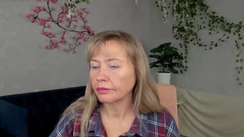 Carla Vogue online show from 11-19-25, 06:02