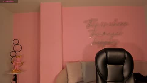 Carla online show from 10-21-25, 12:06