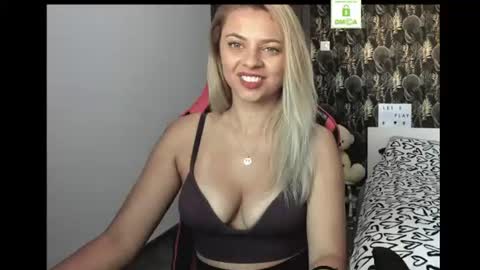Snapshot of carlastacefun chatting on 06-25-26, 04:34 CarlaStaceFun online show from 06-25-26, 04:34