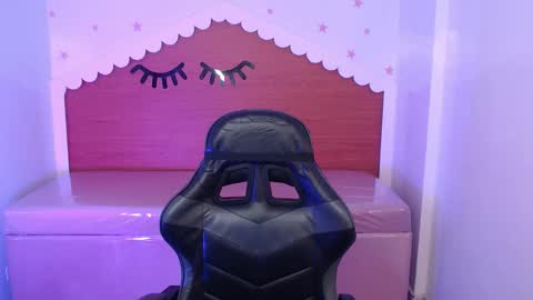 Snapshot of carlie_mayer chatting on 02-10-26, 03:21 CARLYE online show from 02-10-26, 03:21