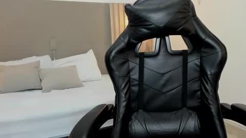 Snapshot of carlina_15 chatting on 10-23-25, 12:15 C A R L I N A online show from 10-23-25, 12:15