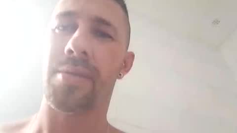 carloscadiz11 online show from 10-04-25, 01:53