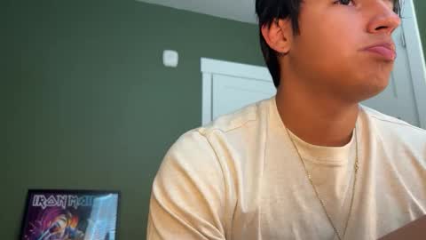 Snapshot of carlosjosecb1 chatting on 09-11-25, 05:02 carlos online show from 09-11-25, 05:02