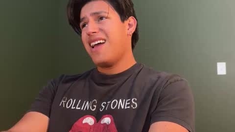 Snapshot of carlosjosecb1 chatting on 10-16-25, 04:30 carlos online show from 10-16-25, 04:30