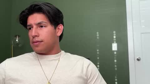 Snapshot of carlosjosecb1 chatting on 10-20-25, 11:05 carlos online show from 10-20-25, 11:05