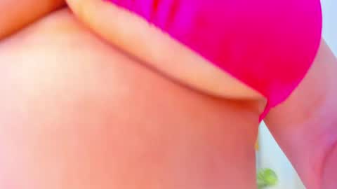 Snapshot of carlota_peach chatting on 01-19-25, 09:01 Andrea online show from 01-19-25, 09:01