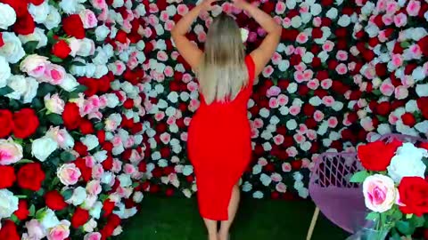 Snapshot of carlota_peach chatting on 02-15-25, 06:33 Andrea online show from 02-15-25, 06:33