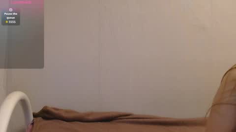 Snapshot of carlpaliotta chatting on 10-18-25, 03:02 Mia online show from 10-18-25, 03:02