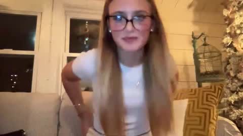 Carly Bora online show from 11-06-25, 12:11