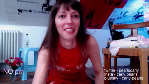 Carly Pearls online show from 11-10-25, 04:55