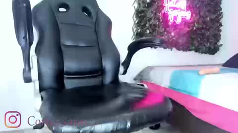 Snapshot of carmenn_leonn chatting on 09-09-25, 02:16 Sara Cortez online show from 09-09-25, 02:16