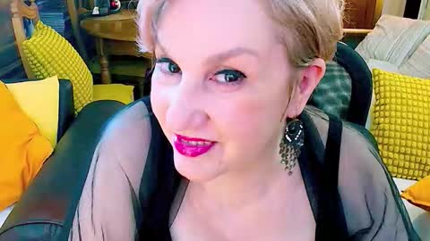 Snapshot of carmenrossi chatting on 02-24-26, 08:01 Carmen online show from 02-24-26, 08:01