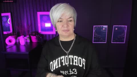 Snapshot of carmensoft chatting on 11-07-25, 08:31 Carmen online show from 11-07-25, 08:31