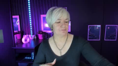 Snapshot of carmensoft chatting on 11-16-25, 08:47 Carmen online show from 11-16-25, 08:47