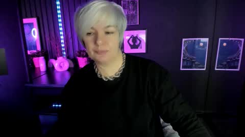 Snapshot of carmensoft chatting on 11-18-25, 08:35 Carmen online show from 11-18-25, 08:35