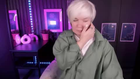 Snapshot of carmensoft chatting on 11-21-25, 09:24 Carmen online show from 11-21-25, 09:24