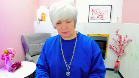 Snapshot of carmensoft chatting on 11-23-25, 08:41 Carmen online show from 11-23-25, 08:41