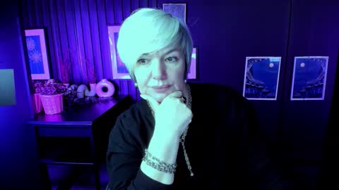 Snapshot of carmensoft chatting on 11-29-25, 08:45 Carmen online show from 11-29-25, 08:45