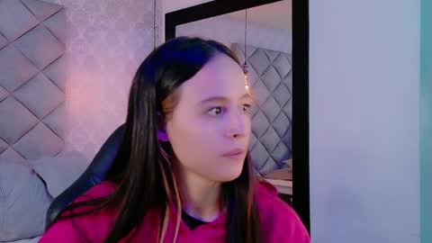 caro_adams1 online show from 11-26-25, 11:33