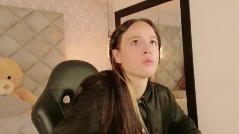 caro_adams1 online show from 12-05-25, 10:35