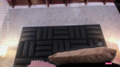 Snapshot of caro_martinezz chatting on 01-24-25, 07:51 online show from 01-24-25, 07:51