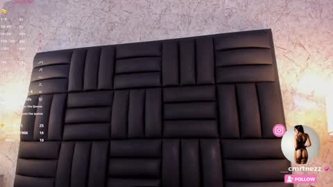 Snapshot of caro_martinezz chatting on 02-06-25, 08:18 online show from 02-06-25, 08:18