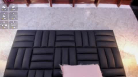 Snapshot of caro_martinezz chatting on 02-20-25, 07:23 online show from 02-20-25, 07:23