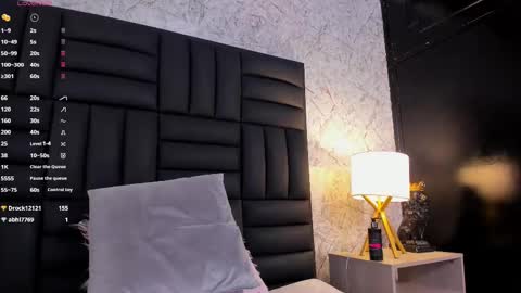 Snapshot of caro_martinezz chatting on 02-21-25, 08:07 online show from 02-21-25, 08:07