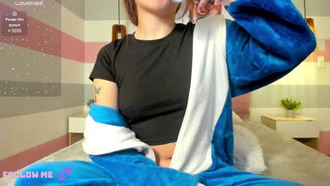 Carol  online show from 01-20-25, 01:32