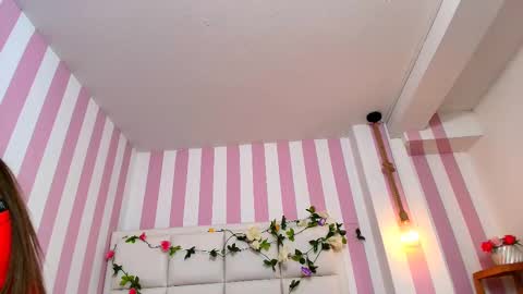 Snapshot of carolina_hernandez22 chatting on 02-28-25, 12:31 Carolina online show from 02-28-25, 12:31