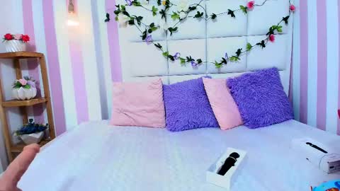 Snapshot of carolina_hernandez22 chatting on 03-06-25, 01:03 Carolina online show from 03-06-25, 01:03