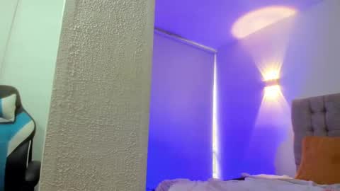 Snapshot of carolina_hernandez22 chatting on 10-05-25, 12:14 Carolina online show from 10-05-25, 12:14