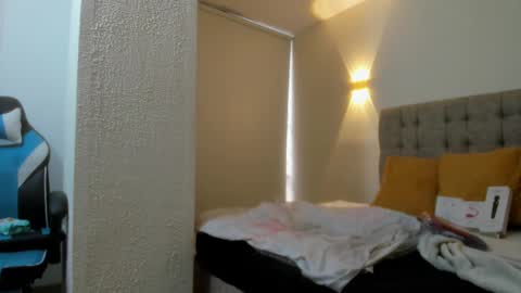 Snapshot of carolina_hernandez22 chatting on 10-06-25, 12:24 Carolina online show from 10-06-25, 12:24