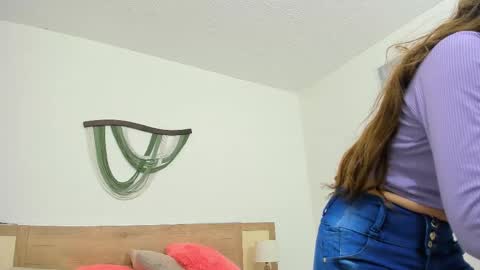 Snapshot of carolina_hernandez22 chatting on 11-06-25, 12:28 Carolina online show from 11-06-25, 12:28