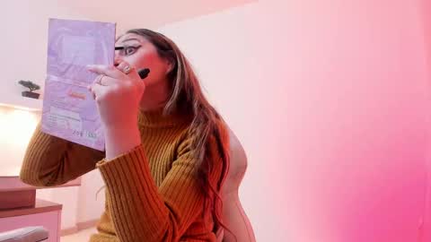 Snapshot of carolina_hernandez22 chatting on 11-19-25, 01:11 Carolina online show from 11-19-25, 01:11