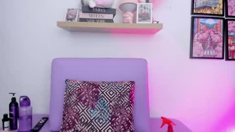 Carolina  online show from 10-01-25, 08:59